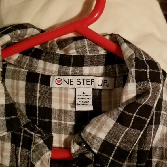 One Step Up Button up Blouse 100% Cotton - Large - Picture 3 of 3